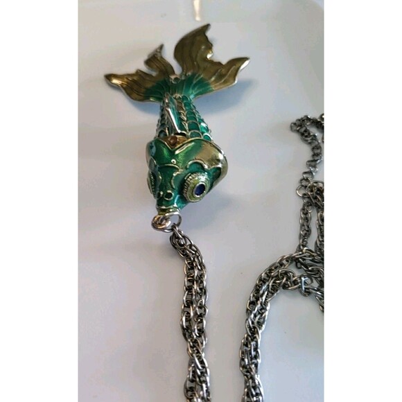 VINTAGE KOI FISH ARTICULATED ENAMEL CLOISONNÉ PENDANT 34” Silvertone Chain - Picture 5 of 7